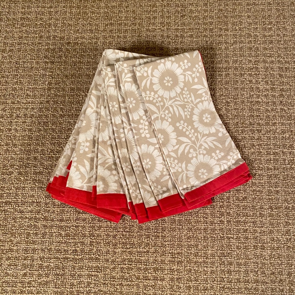 NWT Fete 4 Napkins Tan, White, & Red. 100% Cotton.